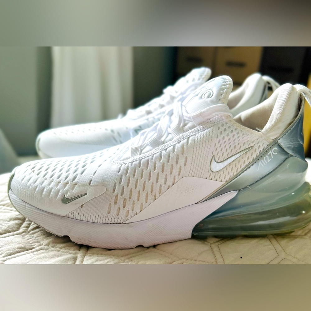 Nike Air 270 sneakers white women’s 8.5